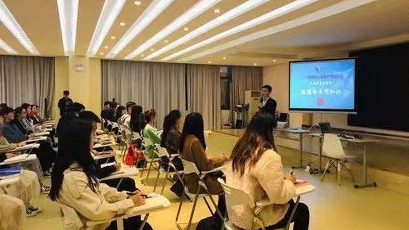 小标题：成人高考复习资料，选对才是关键