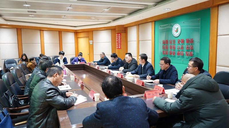 小标题：课程设计工具的重要性